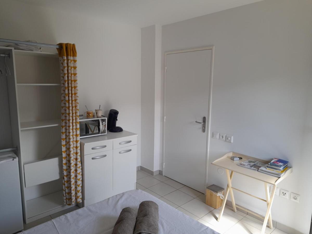 Chambre Avec Salle De Bain, Wc Et Terrasse L'Etang-Sale Экстерьер фото